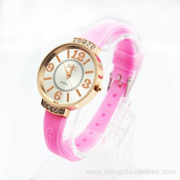 2015 hot sell silicone quartz  diamante watch